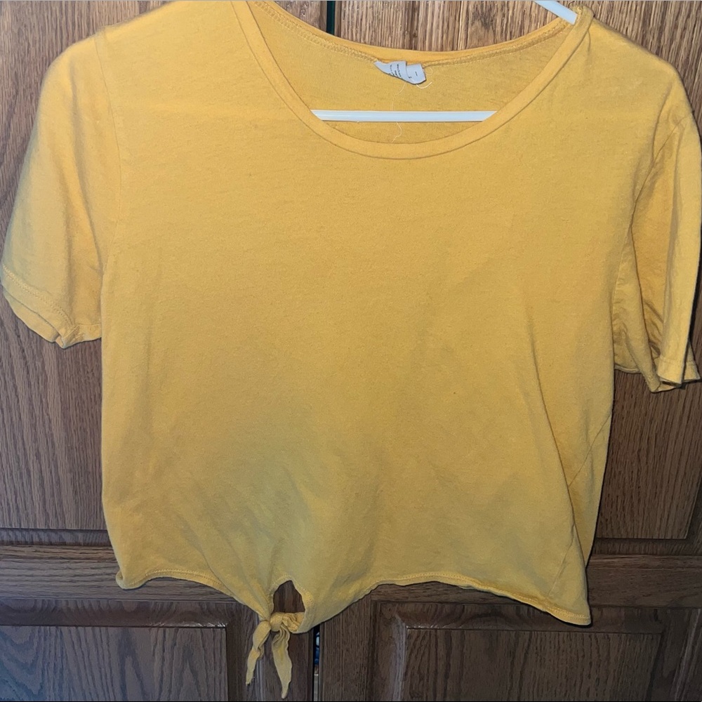 FULL TILT ESSENTIALS Yellow Short Sleeve Tee With Knot